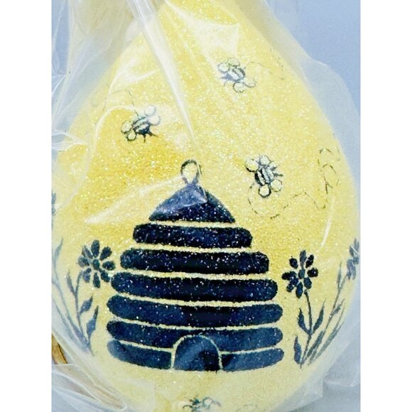 Patricia Breen Silhouette Egg Beeskep Ornament Bees Yellow Flowers 3.5 inch 2004 - Picture 2 of 7